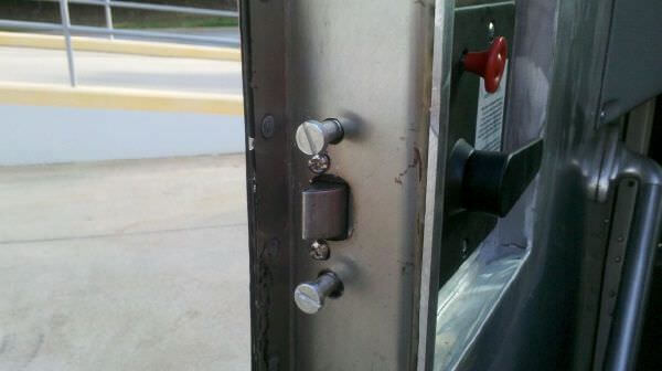 Вызов мастера открыть дверь Вызов мастера открыть дверь